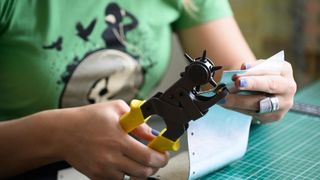 Miljana Jovičić proizvodi torbice od starih gramofonskih ploča