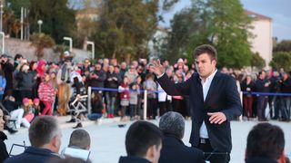 HGD Sv. Cecilija izvelo korčulanski viteški ples “Moreška” na Pozdravu suncu