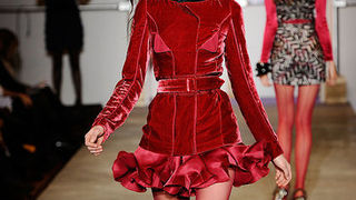 Trend izvještaj za jesen 2010: Crveni baršun (Fashionologie.com)