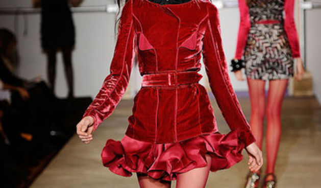 Trend izvještaj za jesen 2010: Crveni baršun (Fashionologie.com)