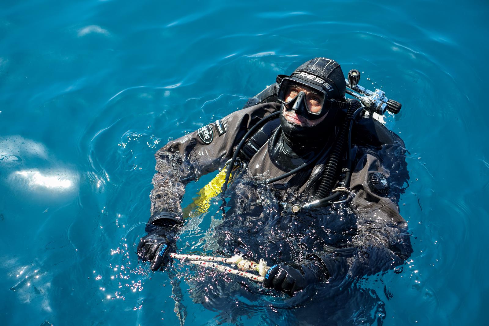 Ekološka manifestacija “Uz more, za more: zelena misija za održivu budućnost Hrvatske” održala se danas na plivarici Škoda koja je jutros u 11 sati isplovila iz zadarske luke Gaženica prema Ugljanu gdje će se provela akcija izvlačenja odbačenih ribarskih Ekološka manifestacija “Uz more, za more: zelena misija za održivu budućnost Hrvatske” održala se danas na plivarici Škoda koja je jutros u 11 sati isplovila iz zadarske luke Gaženica prema Ugljanu gdje će se provela akcija izvlačenja odbačenih ribarskih