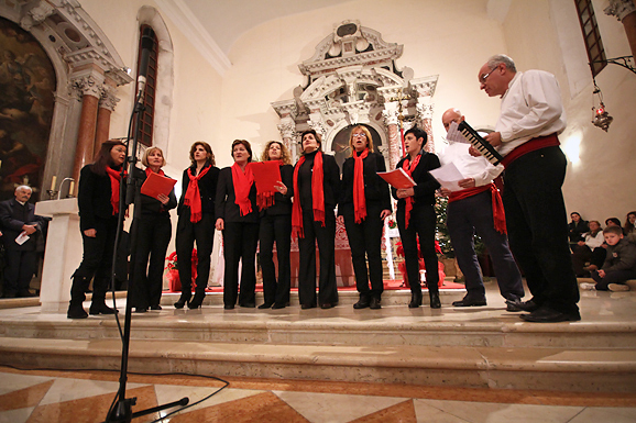 Božićni klapski koncert u crkvi Sv. Frane (foto:Saša Čuka)