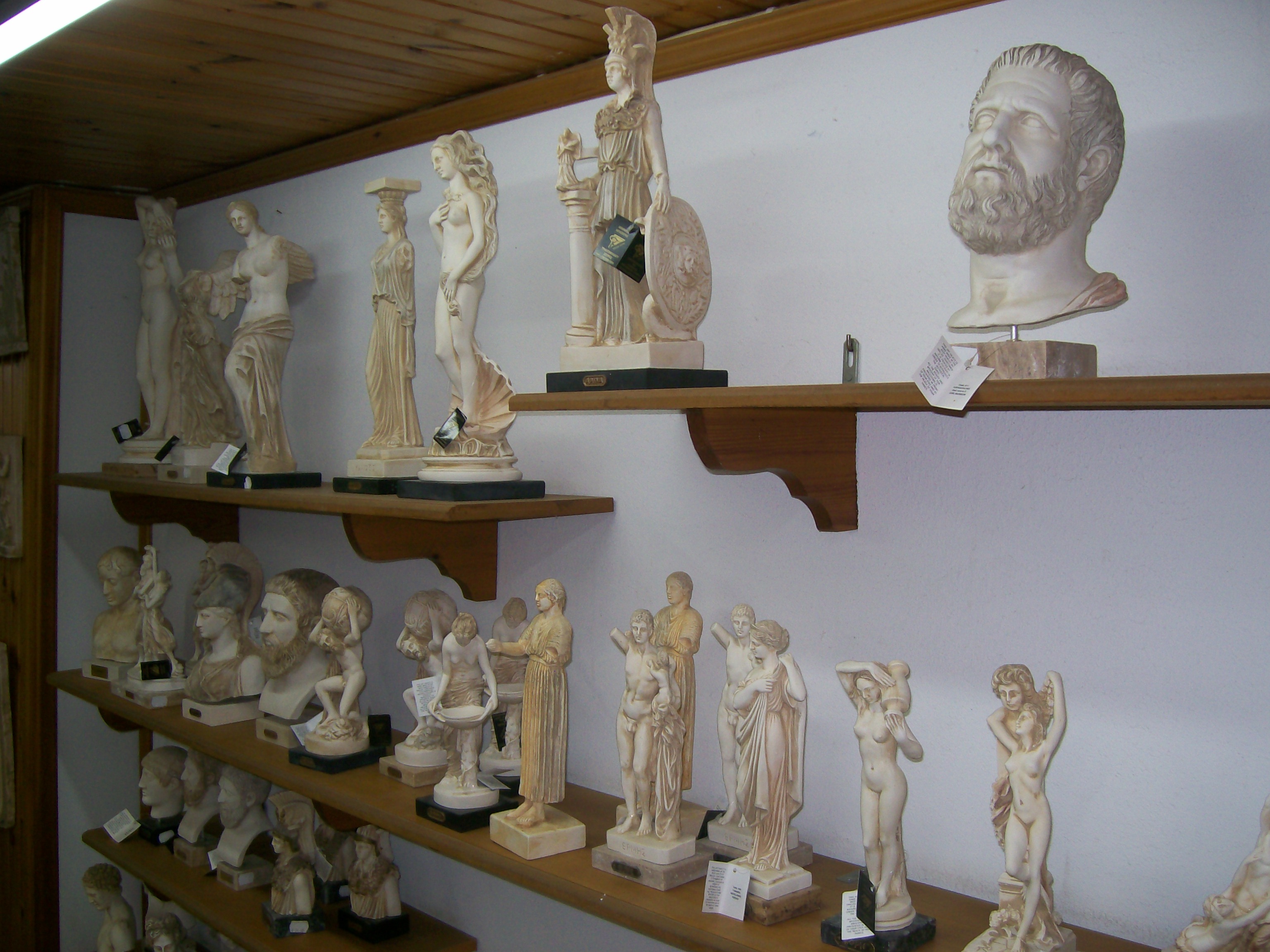 Atena – izlozi i štandovi (Foto: Ante Mandić)