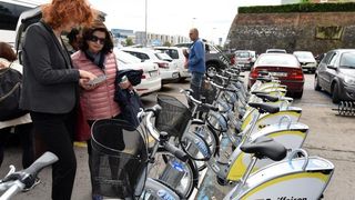 Od danas i Zadar ima nextbike sustav javnih bicikala. Na 4 lokacije moći će se iznajmiti ukupno 25 bicikala. Foto: Dino Stanin/PIXSELL Od danas i Zadar ima nextbike sustav javnih bicikala. Na 4 lokacije moći će se iznajmiti ukupno 25 bicikala. Foto: Dino Stanin/PIXSELL