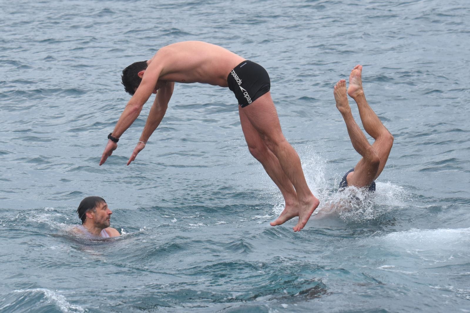 Novogodišnje kupanje na Morskim orguljama Novogodišnje kupanje na Morskim orguljama