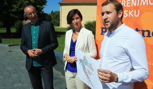 Stranka Pametno Marijana Puljak, Ivica Puljjak i Mislav Matešić.  Photo: Davor Javorovic/PIXSELL