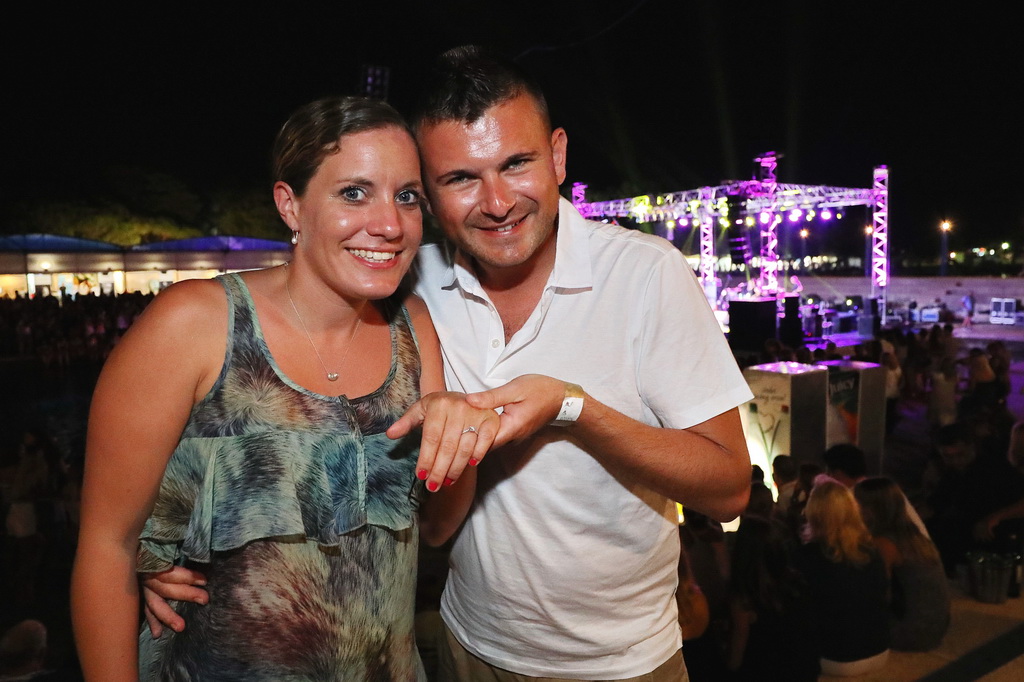 Fenomenalni Petar Grašo raspjevao i rasplesao Biograd Fenomenalni Petar Grašo raspjevao i rasplesao Biograd