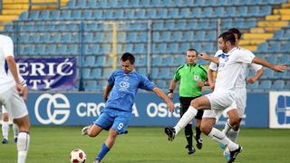 Varazdin, 070811.
Stadion Andjelko Herjavec.
Nogometna utakmica 3.kolo prve Hrvatske nogometne lige Varazdin – Zadar.
Na slici: u sredini Mario Sacer.
Foto: Andrej Svoger / Cropix Varazdin, 070811.
Stadion Andjelko Herjavec.
Nogometna utakmica 3.kolo prve Hrvatske nogometne lige Varazdin – Zadar.
Na slici: u sredini Mario Sacer.
Foto: Andrej Svoger / Cropix