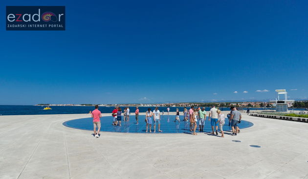 Đir po gradu 26. kolovoza 2017., Pozdrav suncu, ljeto, turisti