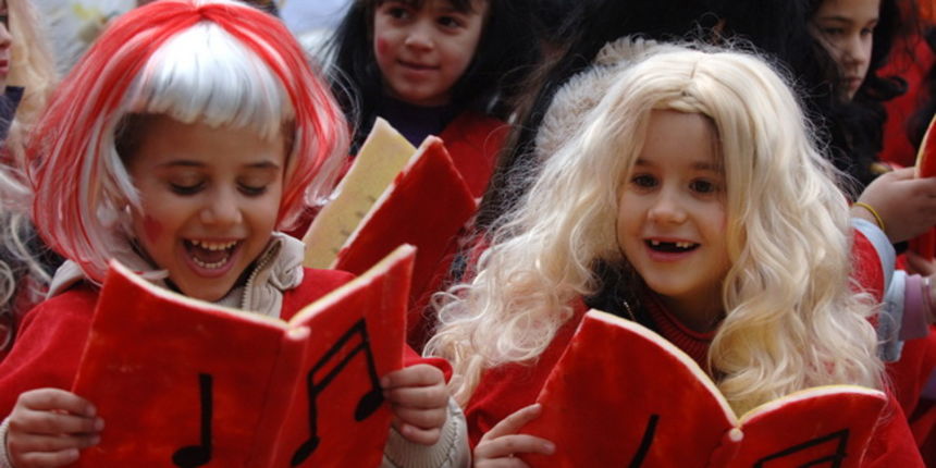 Zadar, 110210.
 Danas je u tjeku drugi dan Karnevalica u kojem sudjeluju djeca zadarskih vrtica. Povorka je prosetala gradom, a zbog kise zabavu su nastavili u klubu “Arsenal”.
Foto : Andrija Lucic / Cropix