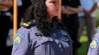 U prigodi Dana hrvatske policije i njihovog zaštitnika Sv.Mihovila danas je u PU Zadarskoj održana prigodna svečanost.U nastavku svečanosti, pokaznu vježbu samoobrane izveli su pripadnici interventne jedinice PU Zadarske te su podijeljena priznanja nagrađ U prigodi Dana hrvatske policije i njihovog zaštitnika Sv.Mihovila danas je u PU Zadarskoj održana prigodna svečanost.U nastavku svečanosti, pokaznu vježbu samoobrane izveli su pripadnici interventne jedinice PU Zadarske te su podijeljena priznanja nagrađ