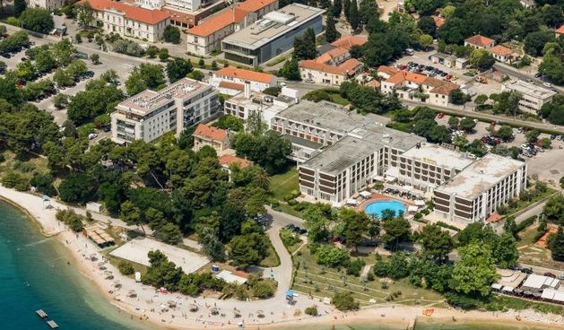 Hotel i plaža Kolovare, Parking Opća bolnice Zadar