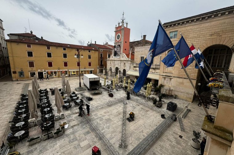 Postavlja se pozornica: Grad Zadar organizira doček rukometaša na Narodnom trgu