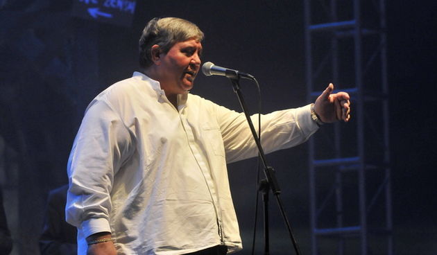 Zagreb, 160512.
Dom sportova,veliki klapski spektakl na kojem su sudjelovali Tomislav Bralic & Intrade, klape Maslina, Sv.Juraj-HRM, Cambi i Kampanel, te gosti Vinko Coce, Lidija Bacic i Ivana Radovnikovic
Na slici: Vinko Coce
Foto: Bruno Konjevic / CROPI