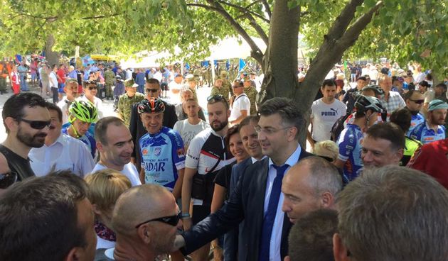 Državni vrh u Kninu pozdravio zadarske motoriste i bicikliste