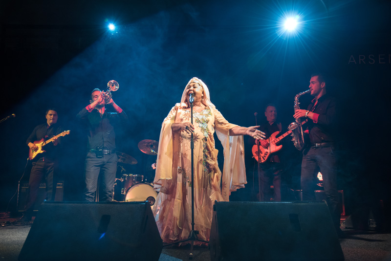 Esma Redžepova, prateći bend Folk Masters i gost Ibus Ibraimovski @ Arsenal Zadar Esma Redžepova, prateći bend Folk Masters i gost Ibus Ibraimovski @ Arsenal Zadar