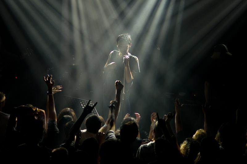 Nakon Porina, Goran Bare i Majke održali su slavljenički koncert u prepunoj Stereo dvorani u Rijeci.