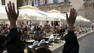 Performans Selme Banich na Narodnom trgu, foto: L. Banić