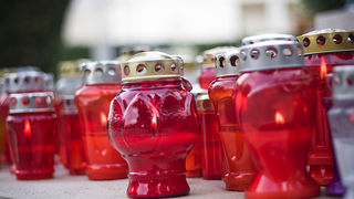 Gradsko groblje uoči blagdana Svih svetih (foto:Saša Čuka) Gradsko groblje uoči blagdana Svih svetih (foto:Saša Čuka)