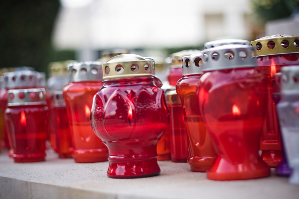 Gradsko groblje uoči blagdana Svih svetih (foto:Saša Čuka) Gradsko groblje uoči blagdana Svih svetih (foto:Saša Čuka)