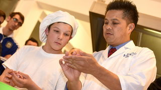 Tuna, Sushi & Wine Festival: Japanski masterchef Nakatsuji održao edukaciju pripreme tradicionalnih japanskih jela Tuna, Sushi & Wine Festival: Japanski masterchef Nakatsuji održao edukaciju pripreme tradicionalnih japanskih jela