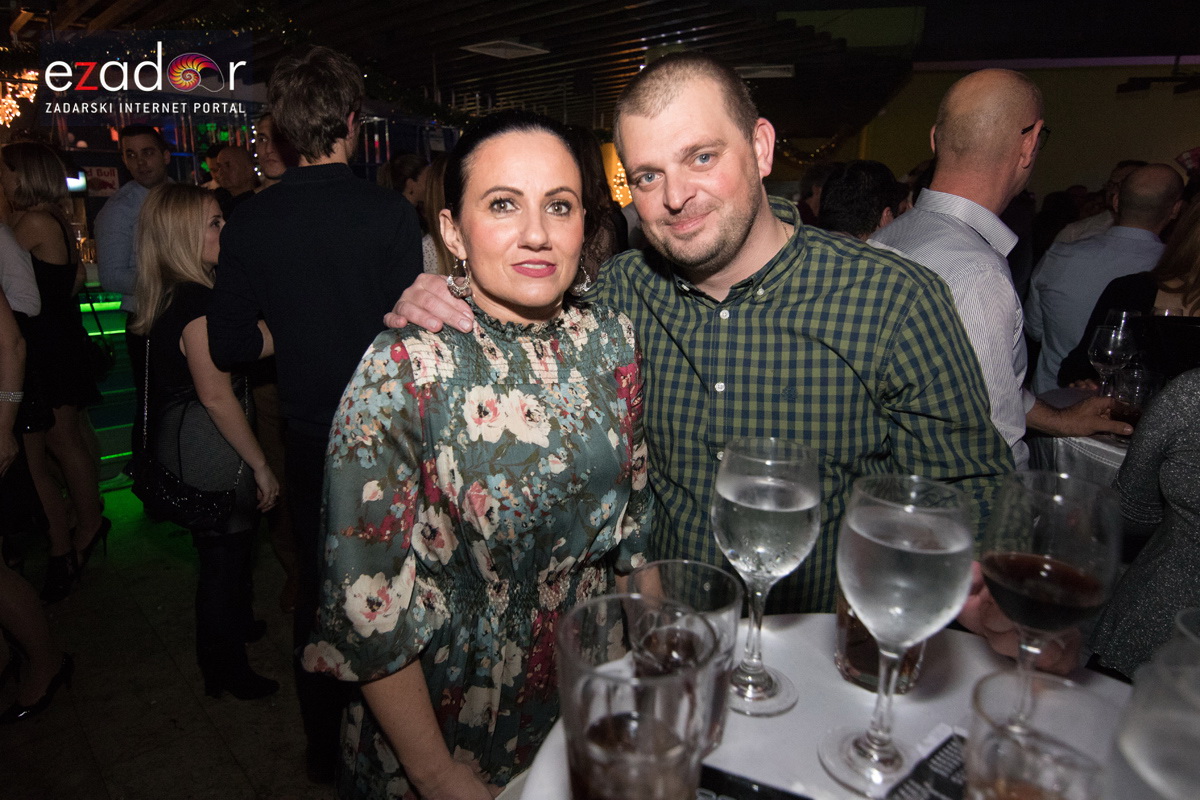 Ludnica u Saturnusu: Najbolji doček u svemiru i šire Ludnica u Saturnusu: Najbolji doček u svemiru i šire