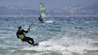 Surferi i kiteri guštali u južini na Boriku Surferi i kiteri guštali u južini na Boriku