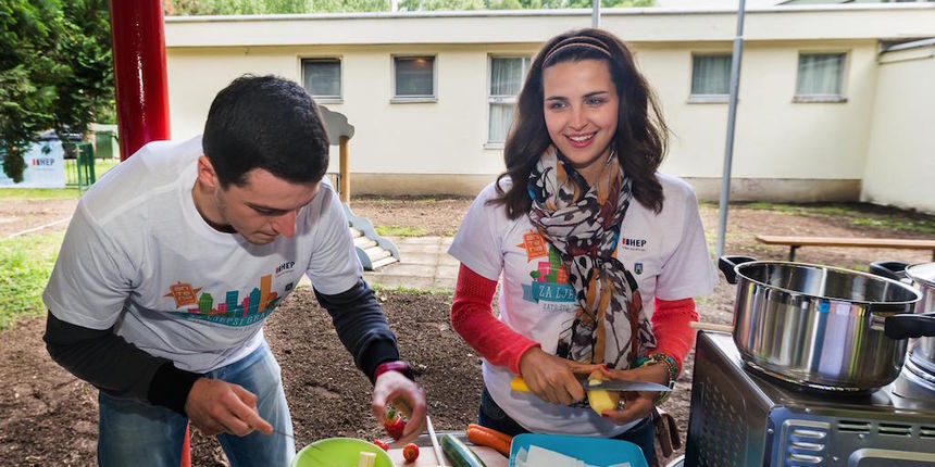 Doris Pinčić u akciji “Za ljepši grad” Doris Pinčić u akciji “Za ljepši grad”