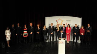 Zadar, 050413.
Veceras je u HNK Zadar odrzano predstavljanje liste koalicije SDP-HNS-HSU za Europski parlament. Na predstavljanju su govorili predsjednik SDP-a Zoran Milanovic, predsjednica HNS-a Vesna Pusic, predsjednik HSU-a Silvano Hrelja, te prvi na l Zadar, 050413.
Veceras je u HNK Zadar odrzano predstavljanje liste koalicije SDP-HNS-HSU za Europski parlament. Na predstavljanju su govorili predsjednik SDP-a Zoran Milanovic, predsjednica HNS-a Vesna Pusic, predsjednik HSU-a Silvano Hrelja, te prvi na l