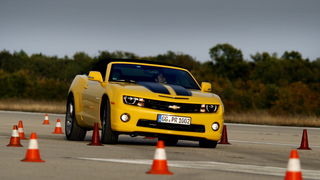 Zadar, 091111.
U Zadru je danas zapocelo predstavljanje novog Chevroletovog automobila Camaro. Novi model Chevroleta privukao je veliki broj novinara iz inozemstva koji ce ovih dana vrsiti testiranje Camara.
Foto: Jure Miskovic / CROPIX Zadar, 091111.
U Zadru je danas zapocelo predstavljanje novog Chevroletovog automobila Camaro. Novi model Chevroleta privukao je veliki broj novinara iz inozemstva koji ce ovih dana vrsiti testiranje Camara.
Foto: Jure Miskovic / CROPIX