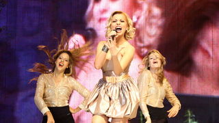 Zadar, 121110.
Dvorana Kresimira Cosica.Festival zabavne glazbe Zadar2010.Prva vecer.
Na fotografiji : nastup Magazin.
Foto : Vladimir Ivanov / Cropix Zadar, 121110.
Dvorana Kresimira Cosica.Festival zabavne glazbe Zadar2010.Prva vecer.
Na fotografiji : nastup Magazin.
Foto : Vladimir Ivanov / Cropix