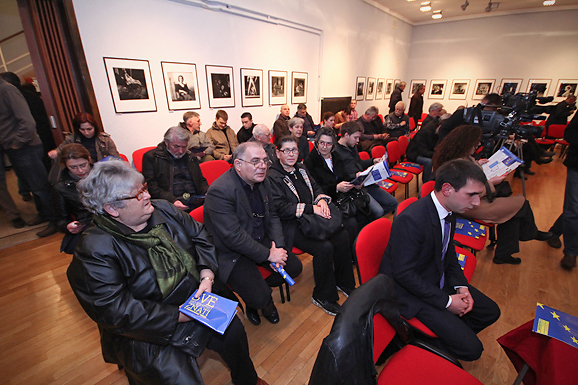 Zašto Hrvatska treba ući u EU (foto:Saša Čuka) Zašto Hrvatska treba ući u EU (foto:Saša Čuka)