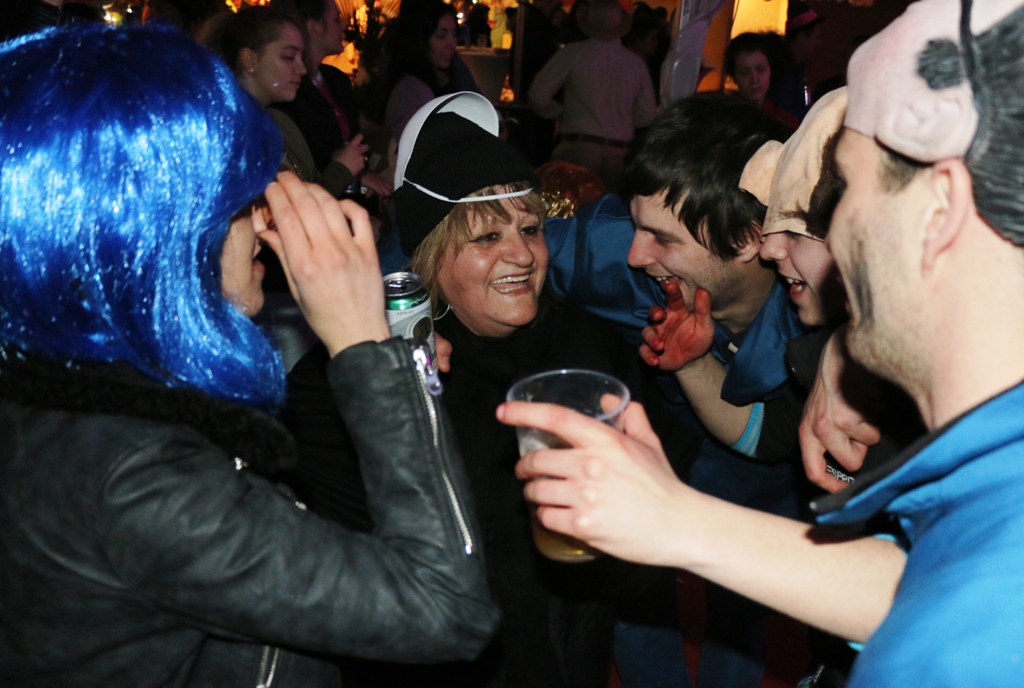 Virske maškare: Nedjelja u znaku zvijezdice Meri, Tota i Tempo Banda