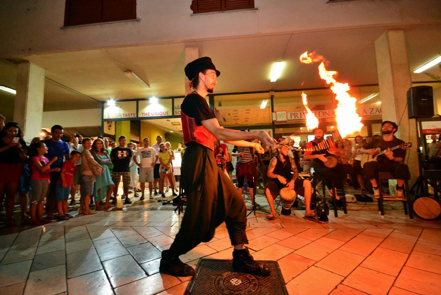 Performeri Saraswati na KalelargArt-u ; foto Iva Perinčić Performeri Saraswati na KalelargArt-u ; foto Iva Perinčić