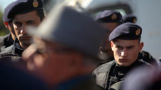 Radnicima škvera Nauta Lamjana interventna policija PU Zadarske onemogućila je pokušaj ulaska u škver u kojem se odvija stečajni postupak. Photo: Filip Brala/PIXSELL Radnicima škvera Nauta Lamjana interventna policija PU Zadarske onemogućila je pokušaj ulaska u škver u kojem se odvija stečajni postupak. Photo: Filip Brala/PIXSELL