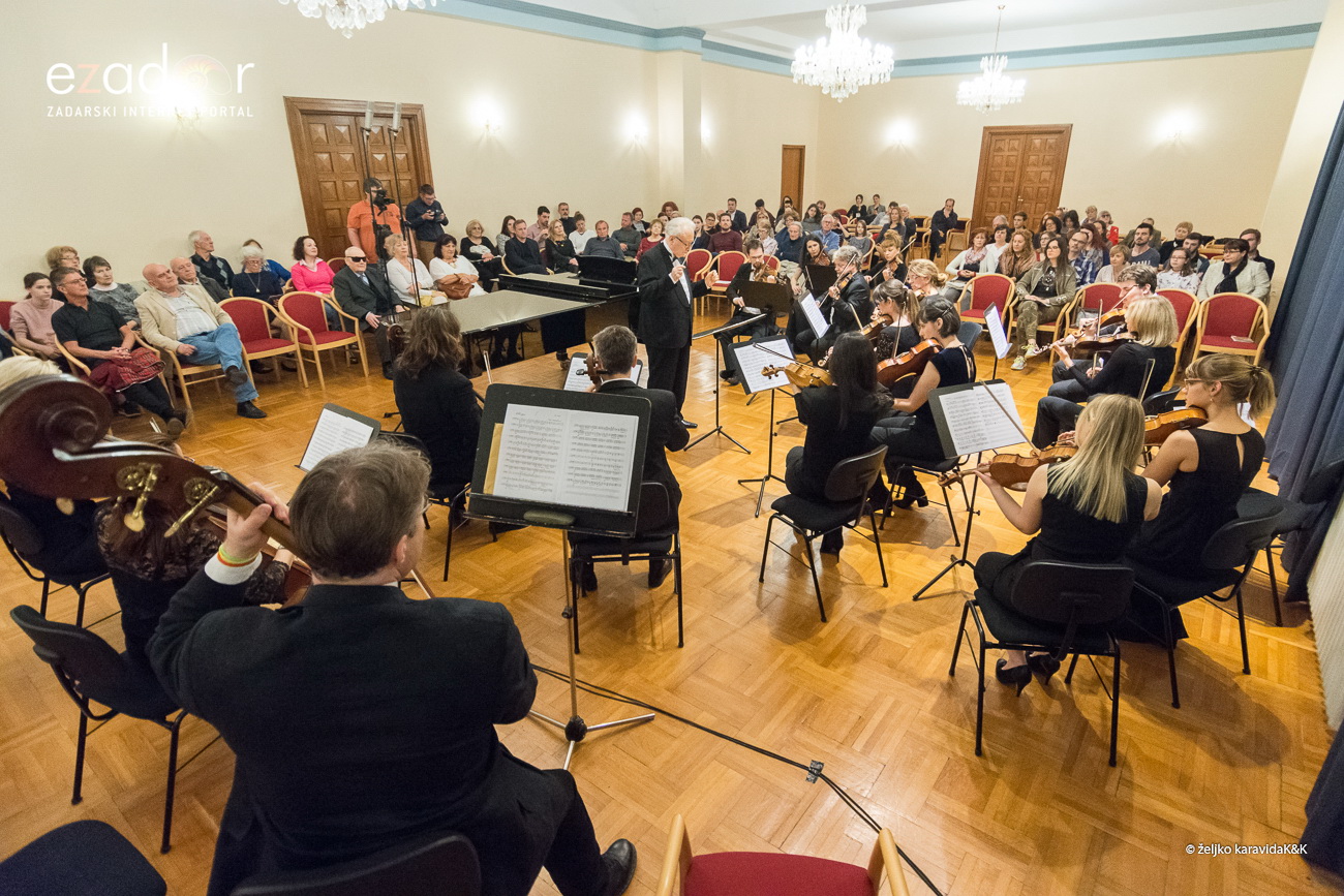 “Glazbena fantazija” Zadarskog komornog orkestra u Svečanoj dvorani Sveučilišta u Zadru. Solist Berislav Šipuš na klaviru, pod ravnanjem maestra Pavla Dešpalja “Glazbena fantazija” Zadarskog komornog orkestra u Svečanoj dvorani Sveučilišta u Zadru. Solist Berislav Šipuš na klaviru, pod ravnanjem maestra Pavla Dešpalja