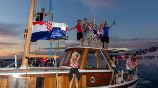 Veličanstven doček četvorice zadarskih Vatrenih od Gradskog mosta do Foruma