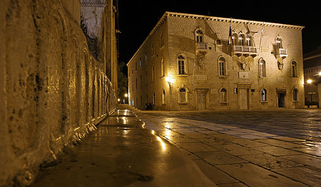 Djir po Dalmaciji, Trogir