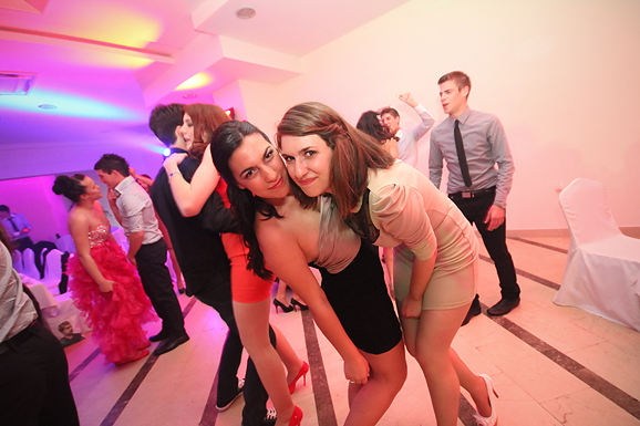 Maturalna večer Ekonomske škole (foto:Saša Čuka) Maturalna večer Ekonomske škole (foto:Saša Čuka)