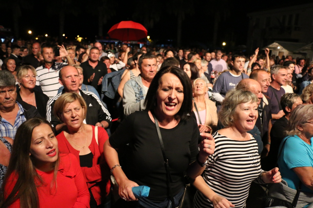 Tony Cetinski priredio spektakl za kraj Virskog ljeta