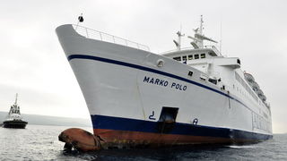 Otok Sit, Kornati, 201109.
Nakon 26 dana od nasukavanja trajekta Marko Polo na otok Sit u Kornatima uz pomoc remorkera JPS-a i dizalice, trajekt je odsukan.
Foto: Niksa Stipanicev / CROPIX