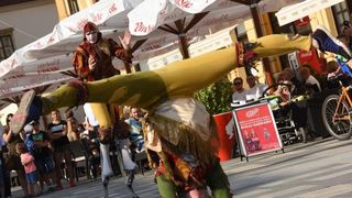 Šesti dan Špancirfesta, nastup uličnih performera Jesters Šesti dan Špancirfesta, nastup uličnih performera Jesters