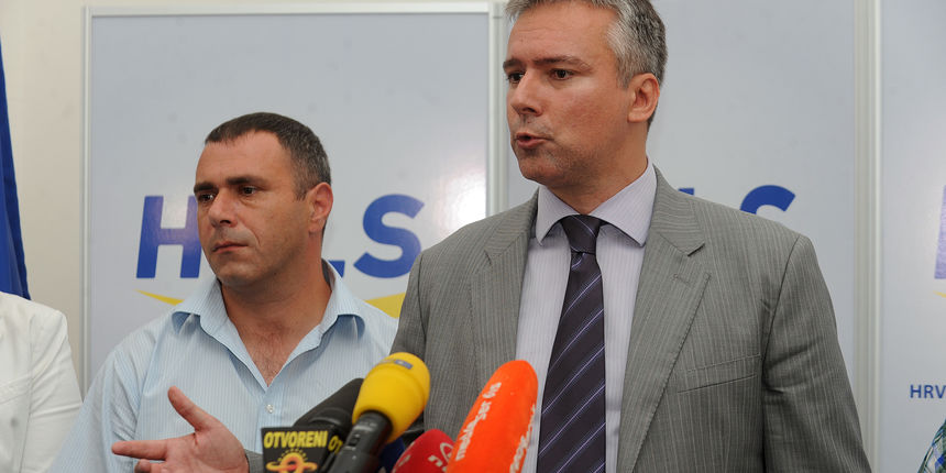 Zrinjevac, sjednica Predsjednistva i Sredisnjeg vijeca HSLS-a. Na slici: Darinko Kosor. Foto: Damir Krajac / CROPIX Zrinjevac, sjednica Predsjednistva i Sredisnjeg vijeca HSLS-a. Na slici: Darinko Kosor. Foto: Damir Krajac / CROPIX