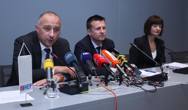 Na konferenciji za medije u HEP-u najavljeno je pojeftinjenje struje za 10 posto. Predsjednik uprave HEP-a, Tomislav Seric i ministar gospodarstva Ivan Vrdoljak. Photo: Grgur Zucko/PIXSELL