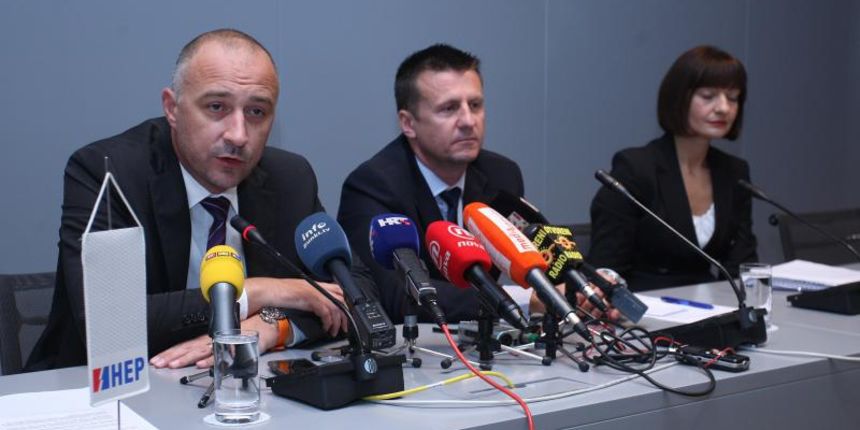 Na konferenciji za medije u HEP-u najavljeno je pojeftinjenje struje za 10 posto. Predsjednik uprave HEP-a, Tomislav Seric i ministar gospodarstva Ivan Vrdoljak. Photo: Grgur Zucko/PIXSELL
