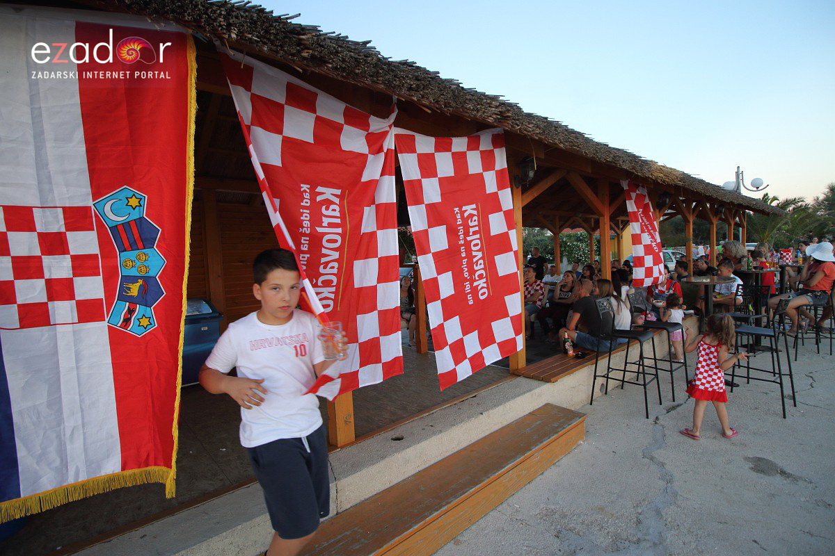 Bibinje: Navijanje za Vatrene i fešta nakon pobjede nad Rusijom