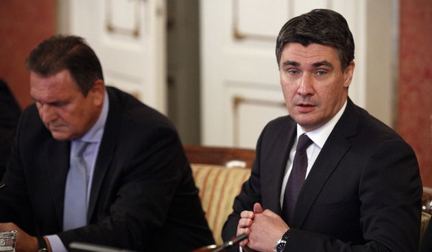 Zagreb, 130912.Redovna sjednica Vlade RH na cijem dnevnom redu je, uz ostalo, izvjestaj o izvrsenju Drzavnog proracuna za prvo polugodiste 2012.Na fotografiji: predsjednik Vlade Zoran Milanovic.Foto: Dragan Matic / CROPIX