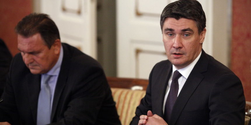 Zagreb, 130912.Redovna sjednica Vlade RH na cijem dnevnom redu je, uz ostalo, izvjestaj o izvrsenju Drzavnog proracuna za prvo polugodiste 2012.Na fotografiji: predsjednik Vlade Zoran Milanovic.Foto: Dragan Matic / CROPIX Zagreb, 130912.Redovna sjednica Vlade RH na cijem dnevnom redu je, uz ostalo, izvjestaj o izvrsenju Drzavnog proracuna za prvo polugodiste 2012.Na fotografiji: predsjednik Vlade Zoran Milanovic.Foto: Dragan Matic / CROPIX