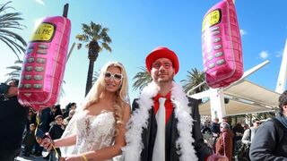 Splitski karneval: Vjenčanje Ave Karabatić i Ivana Pernara na splitskoj rivi