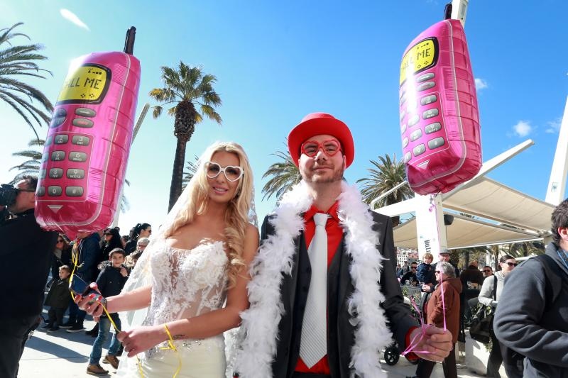 Splitski karneval: Vjenčanje Ave Karabatić i Ivana Pernara na splitskoj rivi